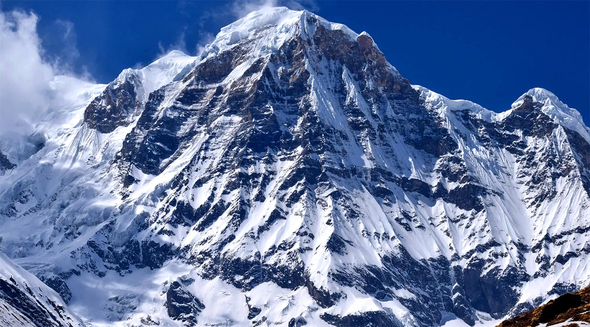 Annapurna I, nữ thần sung túc nhưng cũng là một trong những ngọn núi cao nhất thế giới hiểm nguy nhất