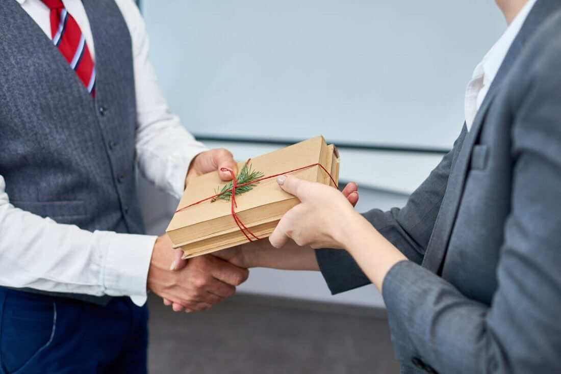 Những lưu ý quan trọng khi chọn quà cho sếp