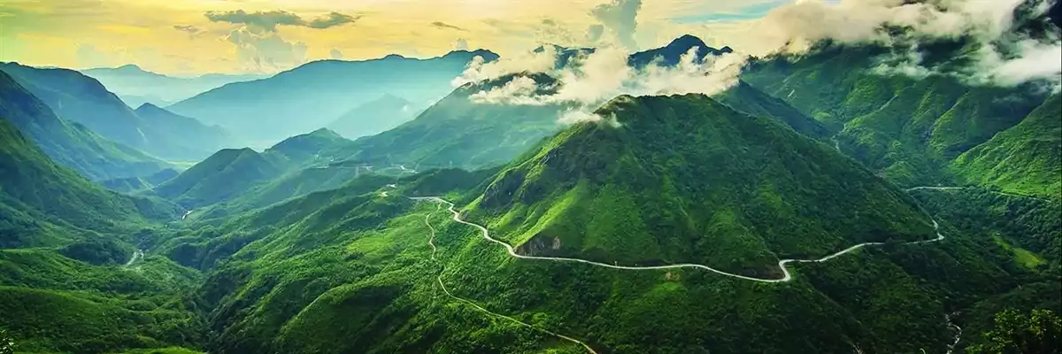 Đỉnh Pu Si Lung, ngọn núi cao thứ hai của Việt Nam