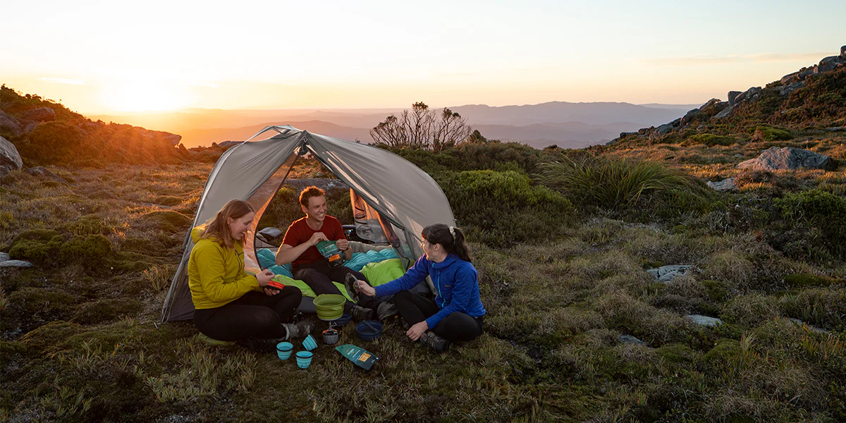 Camping dã ngoại đòi hỏi thể lực và kỹ năng sinh tồn cơ bản