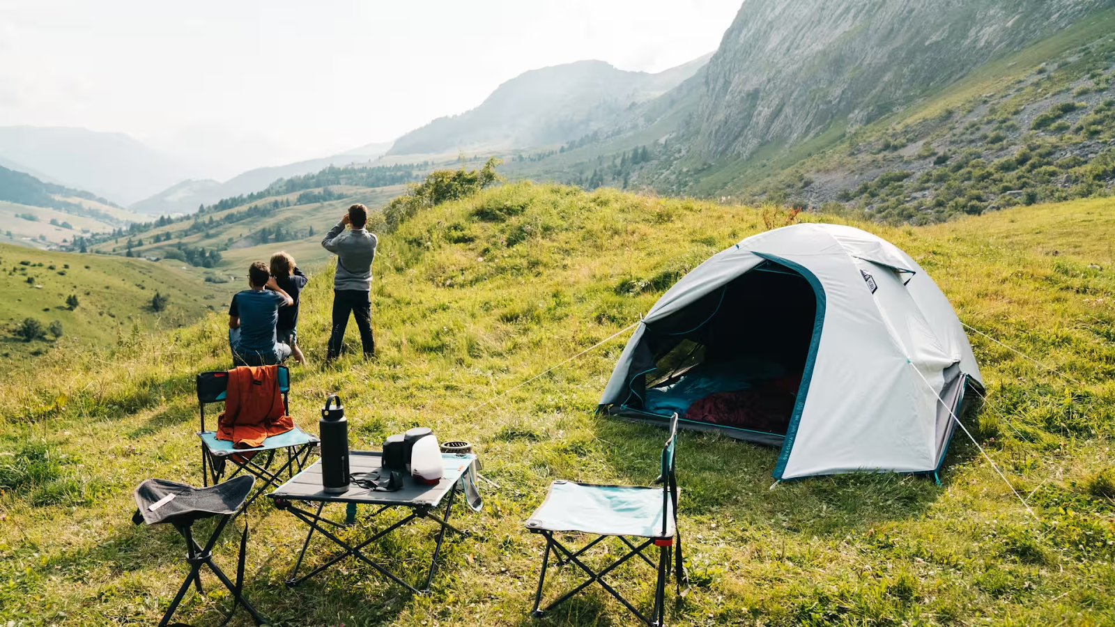 Chuẩn bị đầy đủ dụng cụ camping là yếu tố then chốt cho chuyến đi thành công