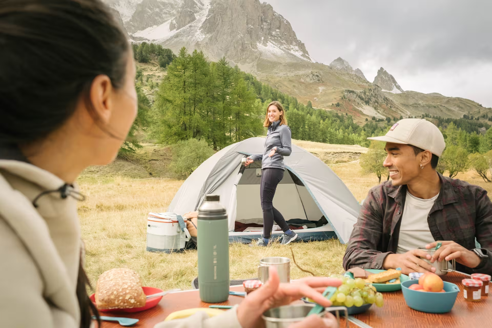 Lựa chọn thực phẩm gọn nhẹ, dễ chế biến giúp chuyến camping thêm trọn vẹn