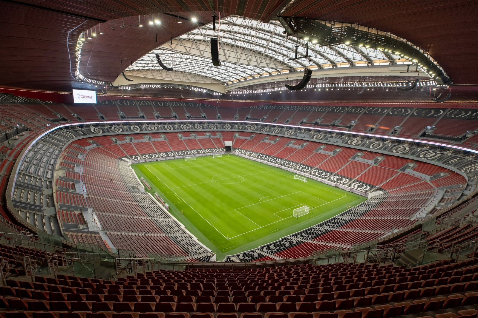 Kích thước sân bóng đá 11 người chuẩn FIFA trong các giải đấu chuyên nghiệp