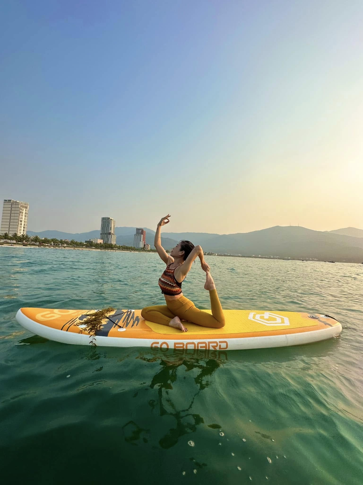 Bụi Chill hỗ trợ chụp hình check-in cực chất khi bạn thuê SUP Đà Nẵng