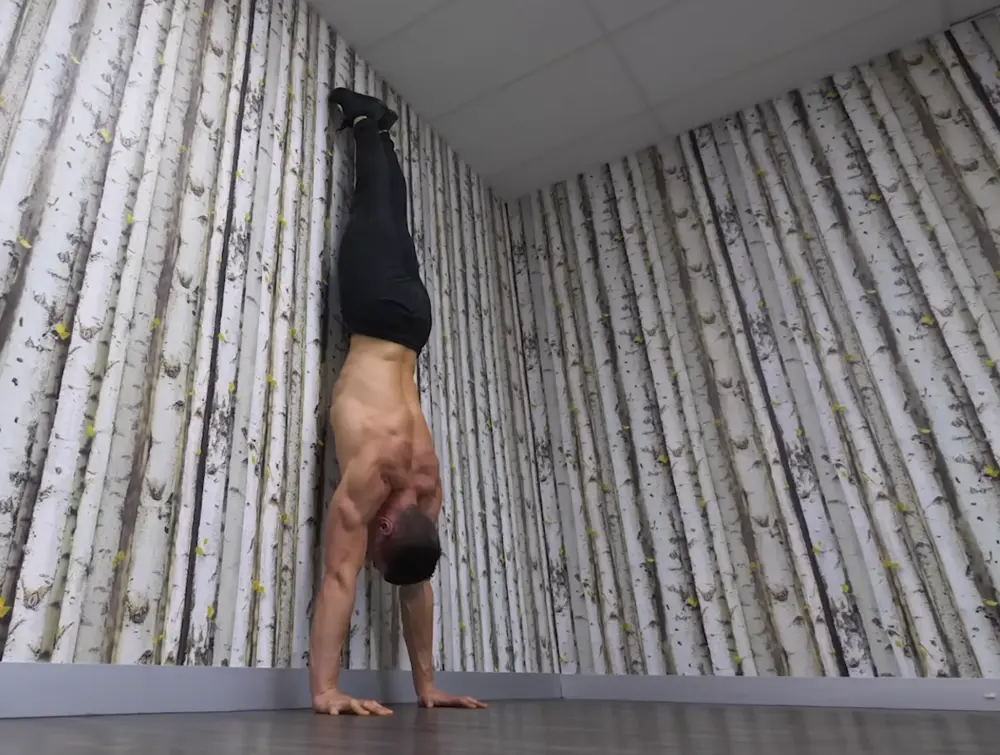 Tăng cường sức mạnh vai với bài tập Overhead Strength