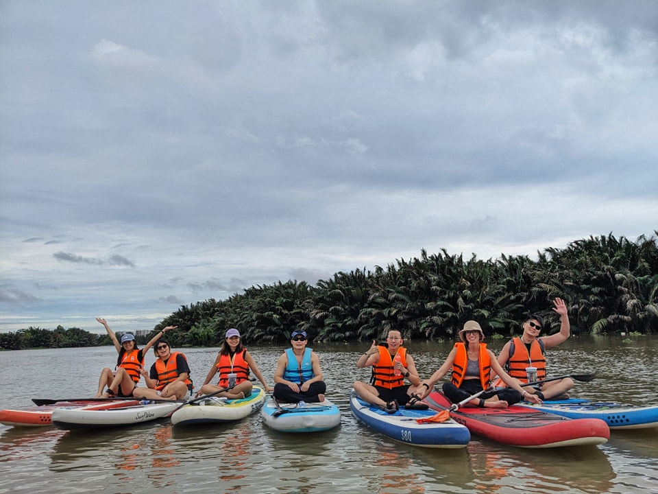 Chèo SUP Sài Gòn thư thái giữa rạch Rạch Chiếc xanh mát tại Go SUP