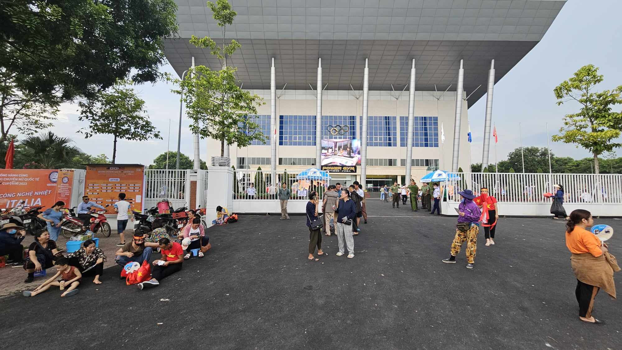 Vé chợ đen giải bóng chuyền nữ quốc tế VTV Cup Lào Cai cho thấy sức hút lớn của các trận đấu