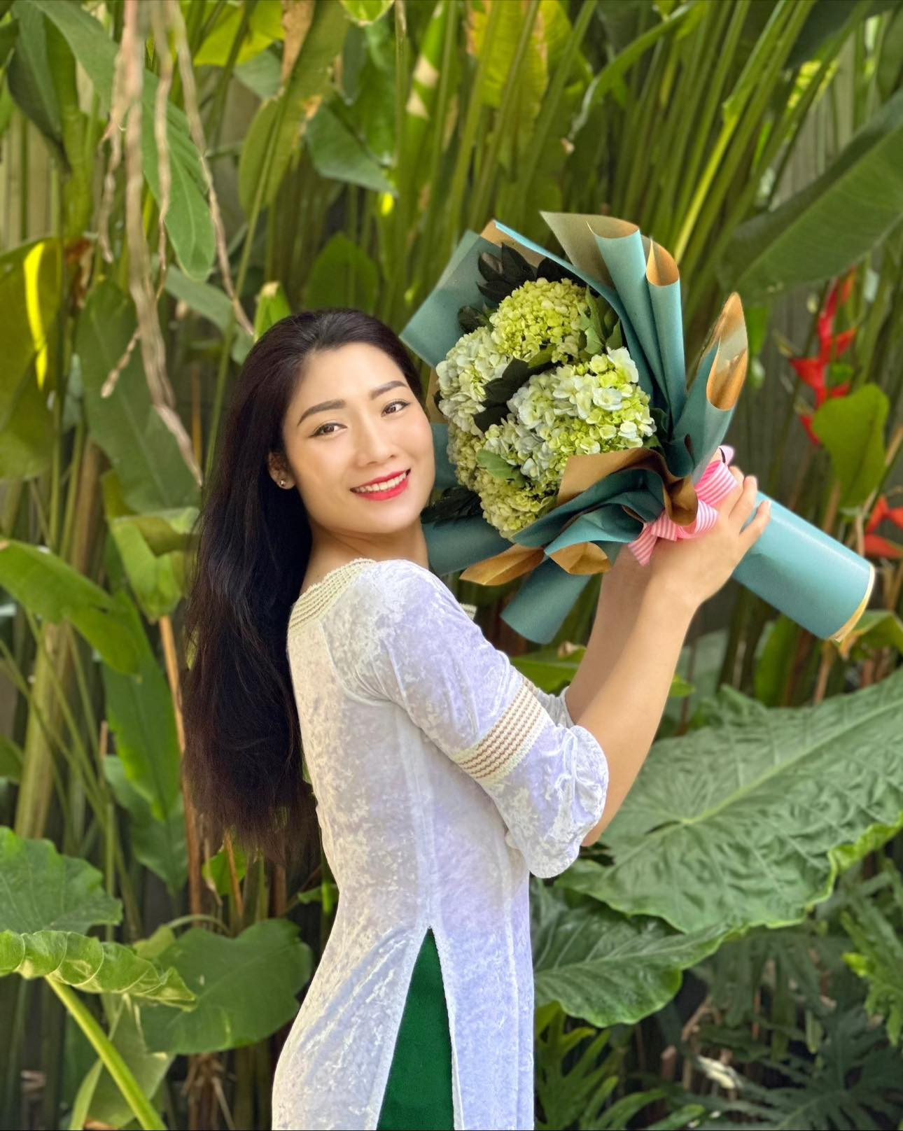 Vẻ đẹp không tuổi của Phạm Thị Yến, hiện là HLV phó của BTL Thông Tin, một hoa khôi bóng chuyền tài năng