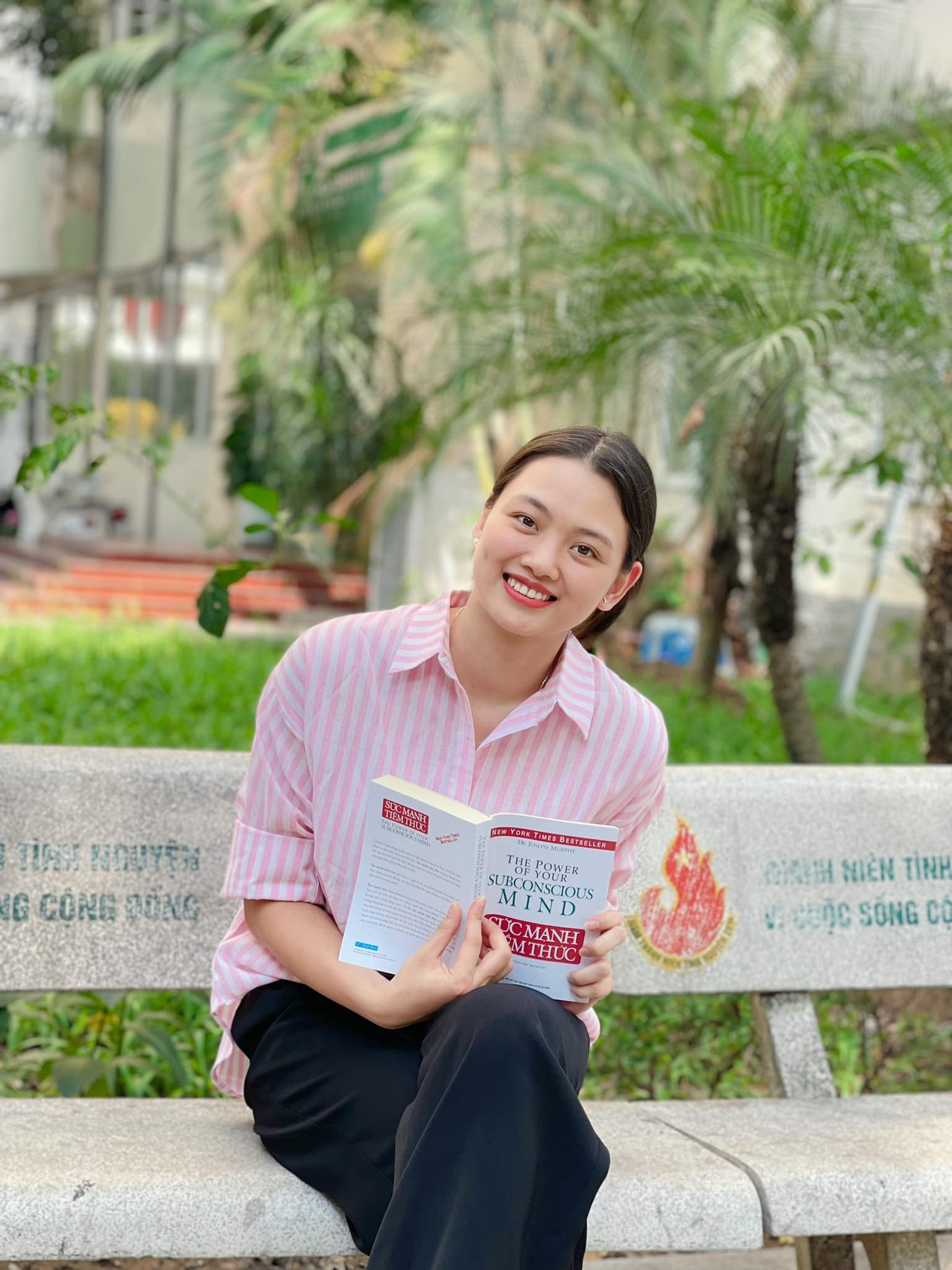 Vẻ đẹp rạng rỡ của Thu Hoài trong một buổi chụp hình
